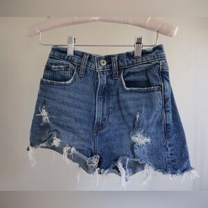 Abercrombie Mom Short High Rise Distressed Medium Wash Women’s Size 24